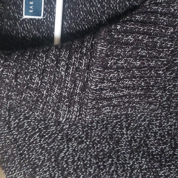 Karen Scott. Woman. Beautiful Heathered Dark Gray Cardigan;  Button Up. Size 3X - Picture 2 of 12